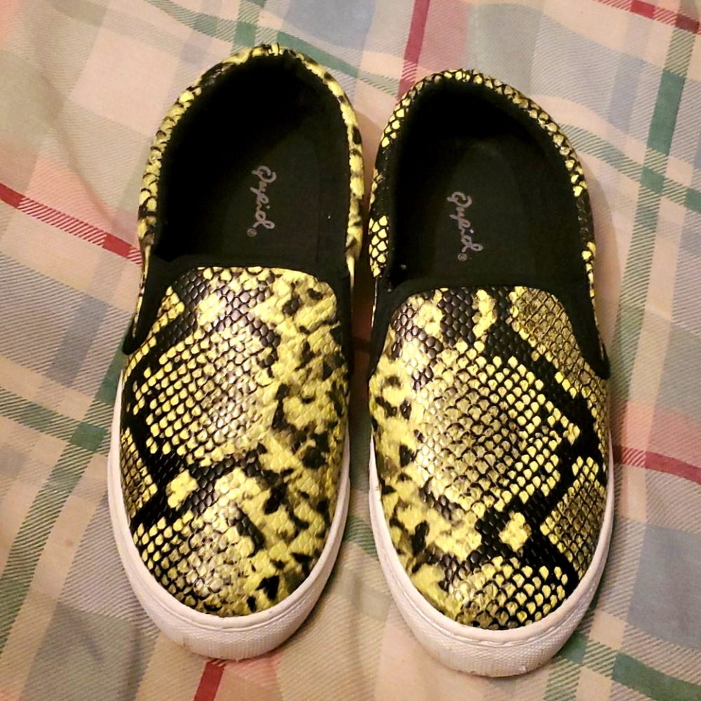 Qupid yellow green snakeskin slip ons